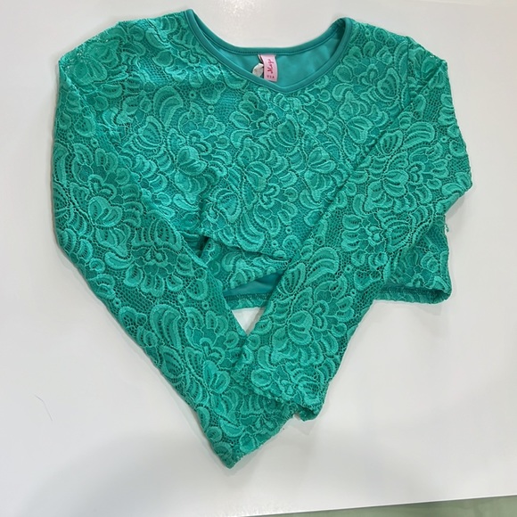 Maya USA Long sleeve floral lace crop top - Picture 2 of 5